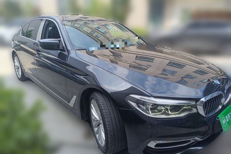 Used BMW 5 Series New Energy 2020 Mileage Upgrade Version 530Le Luxury Package Front Right 45 Deg