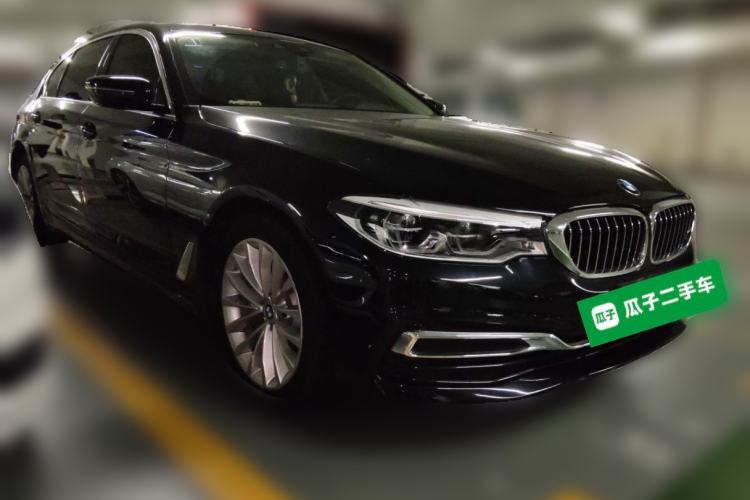 Used BMW 5 Series New Energy 2020 Mileage Upgrade Version 530Le Luxury Package Front Right 45 Deg