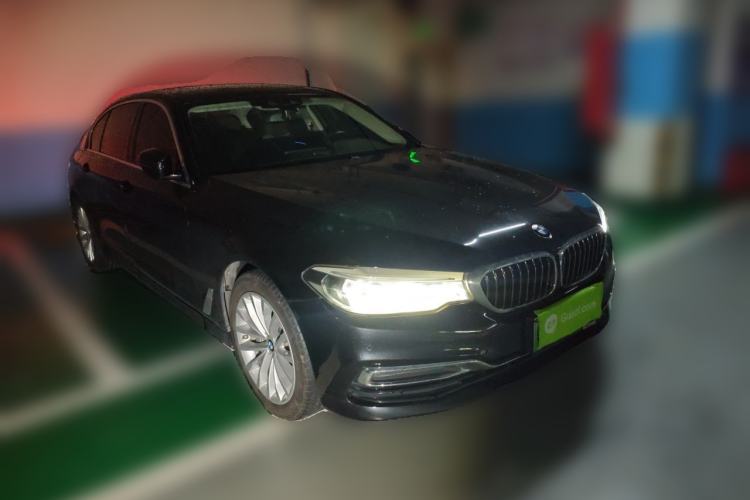 Used BMW 5 Series New Energy 2020 Mileage Upgrade Version 530Le Luxury Package Front Right 45 Deg
