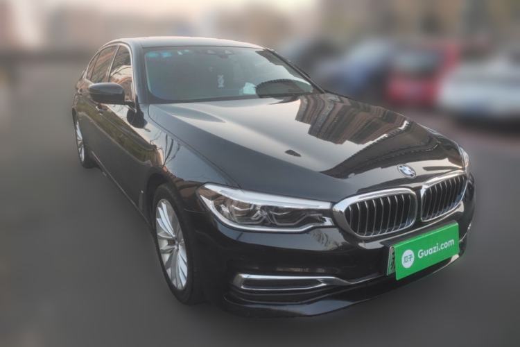 Used BMW 5 Series New Energy 2020 Mileage Upgrade Version 530Le Luxury Package Front Right 45 Deg