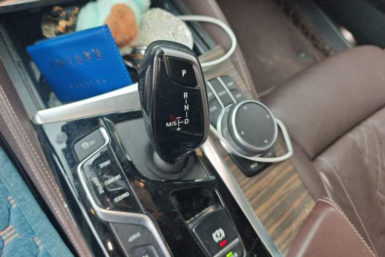 Used BMW 5 Series New Energy 2020 Mileage Upgrade Version 530Le Pioneer Edition Gear Lever