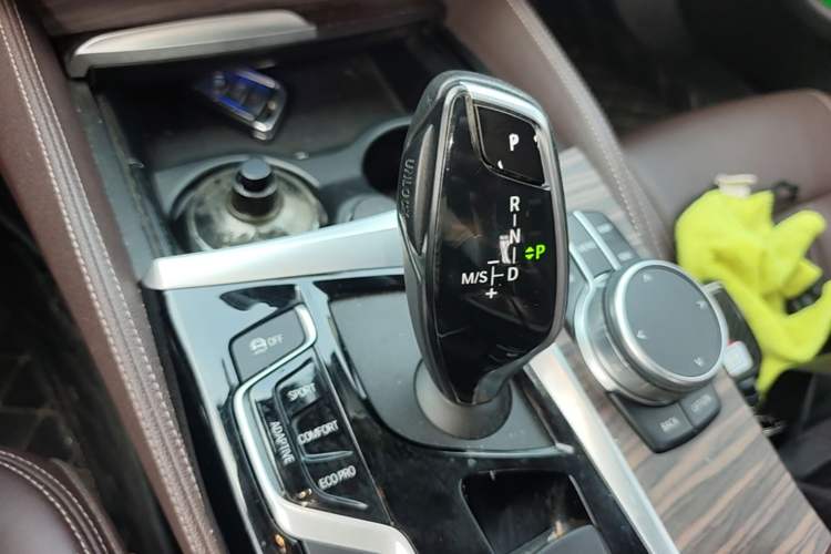 Used BMW 5 Series New Energy 2020 Mileage Upgrade Version 530Le Luxury Package Gear Lever