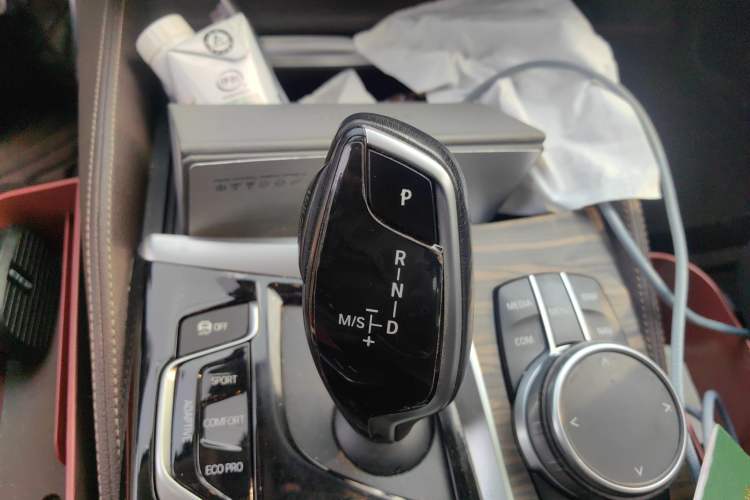 Used BMW 5 Series New Energy 2020 Mileage Upgrade Version 530Le Luxury Package Gear Lever