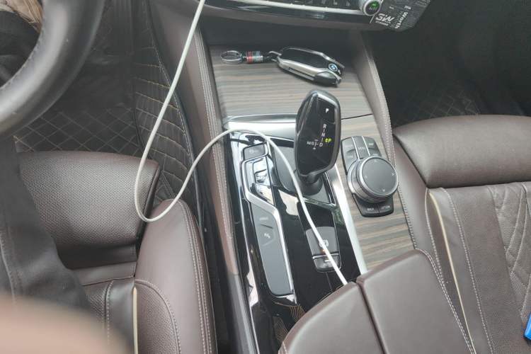 Used BMW 5 Series New Energy 2020 Mileage Upgrade Version 530Le Pioneer Edition Gear Lever
