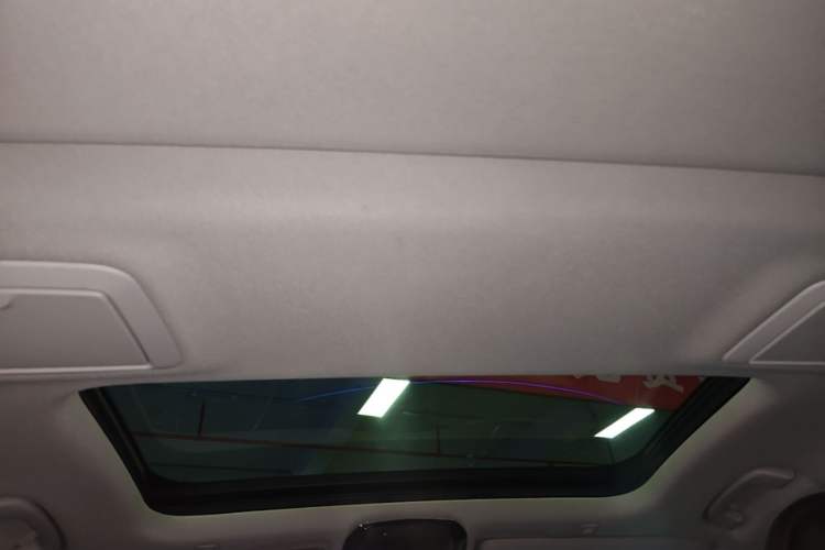 Used BMW 5 Series New Energy 2020 Mileage Upgrade Version 530Le Pioneer Edition Headliner