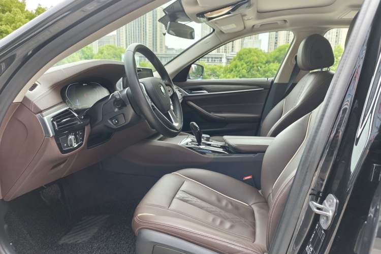 Used BMW 5 Series New Energy 2020 Mileage Upgrade Version 530Le Luxury Package Interior 2