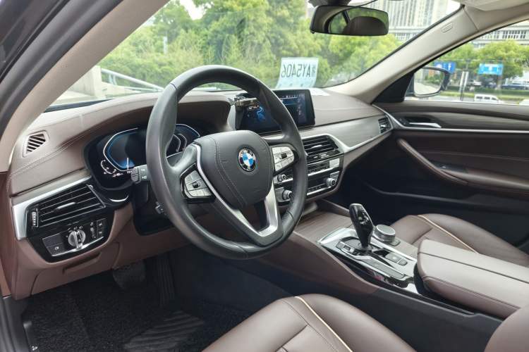 Used BMW 5 Series New Energy 2020 Mileage Upgrade Version 530Le Luxury Package Interior 3