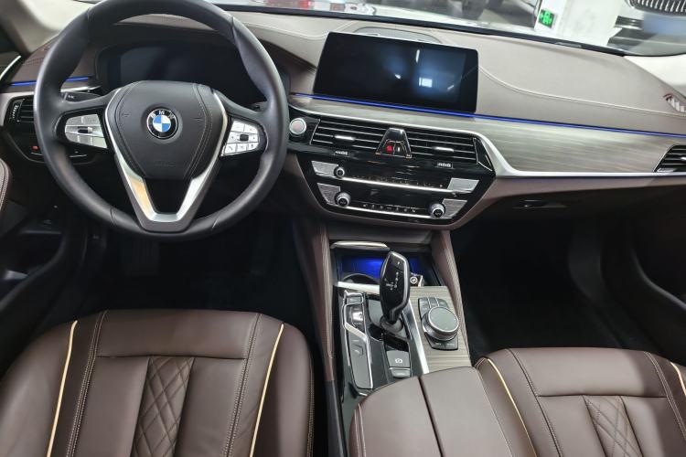 Used BMW 5 Series New Energy 2020 Mileage Upgrade Version 530Le Luxury Package Interior 4