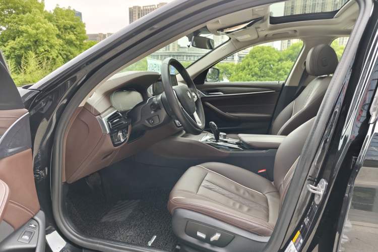 Used BMW 5 Series New Energy 2020 Mileage Upgrade Version 530Le Luxury Package Interior 4
