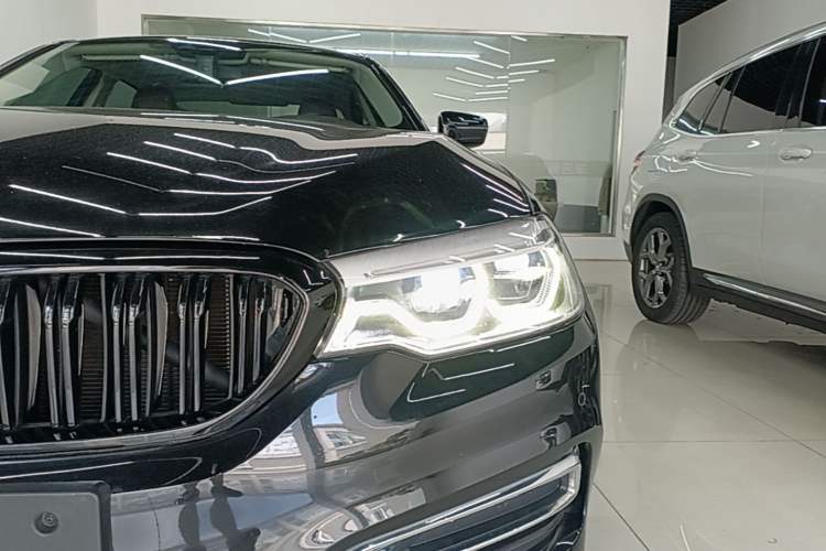 Used BMW 5 Series New Energy 2020 Mileage Upgrade Version 530Le Luxury Package Left Front Headlight