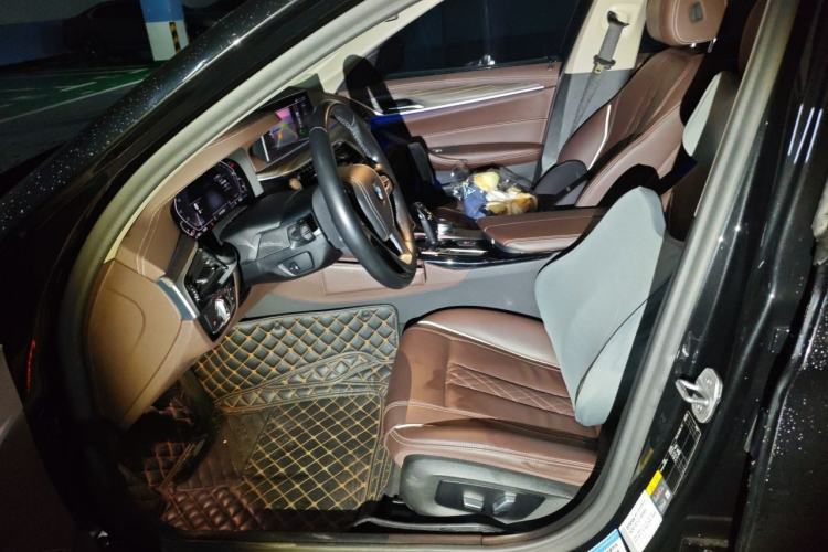 Used BMW 5 Series New Energy 2020 Mileage Upgrade Version 530Le Luxury Package Left Front Seat