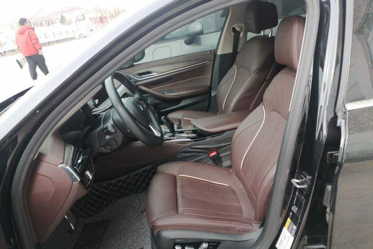 Used BMW 5 Series New Energy 2020 Mileage Upgrade Version 530Le Pioneer Edition Left Front Seat