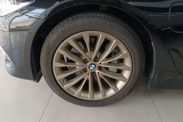 Used BMW 5 Series New Energy 2020 Mileage Upgrade Version 530Le Luxury Package Left Front Wheel Hub
