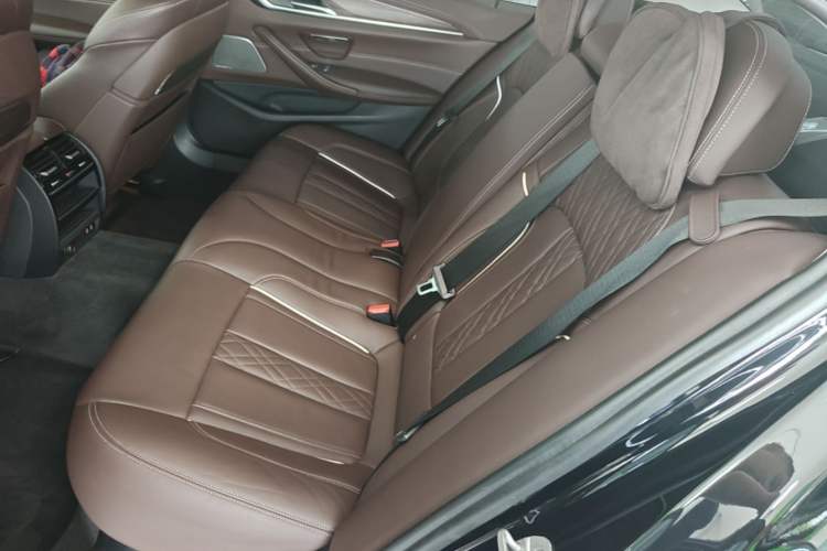 Used BMW 5 Series New Energy 2020 Mileage Upgrade Version 530Le Pioneer Edition Left Rear Seat