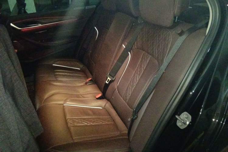 Used BMW 5 Series New Energy 2020 Mileage Upgrade Version 530Le Pioneer Edition Left Rear Seat