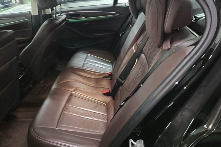 Used BMW 5 Series New Energy 2020 Mileage Upgrade Version 530Le Luxury Package Left Rear Seat