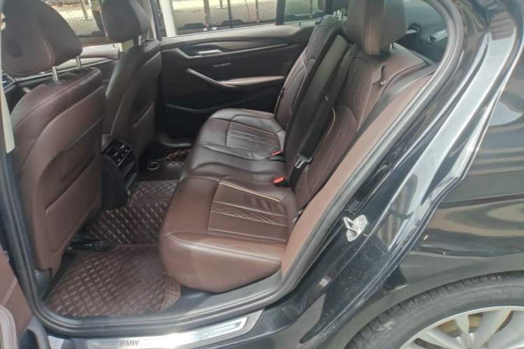 Used BMW 5 Series New Energy 2020 Mileage Upgrade Version 530Le Luxury Package Left Rear Seat
