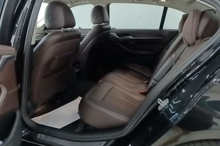 Used BMW 5 Series New Energy 2020 Mileage Upgrade Version 530Le Luxury Package Left Rear Seat