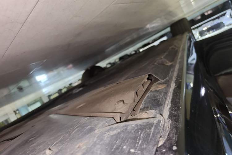 Used BMW 5 Series New Energy 2020 Mileage Upgrade Version 530Le Pioneer Edition Left Side Sill