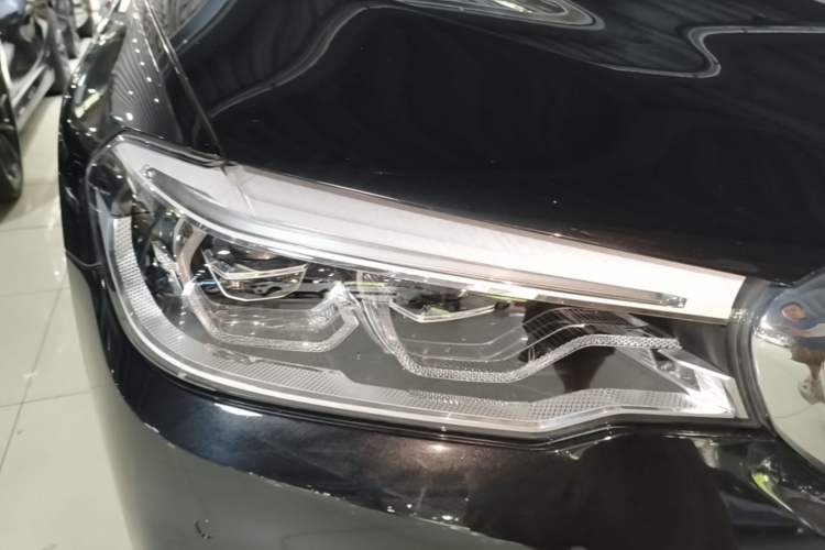 Used BMW 5 Series New Energy 2020 Mileage Upgrade Version 530Le Luxury Package Right Front Headlight