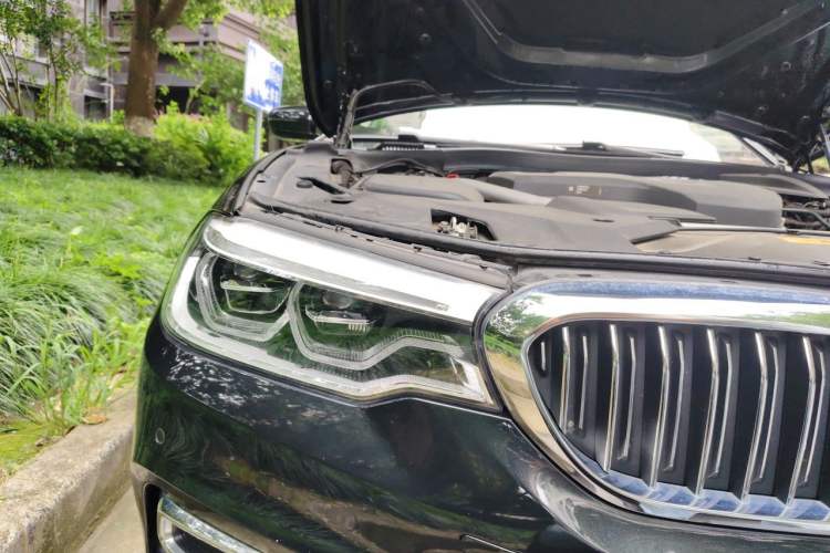 Used BMW 5 Series New Energy 2020 Mileage Upgrade Version 530Le Pioneer Edition Right Front Headlight