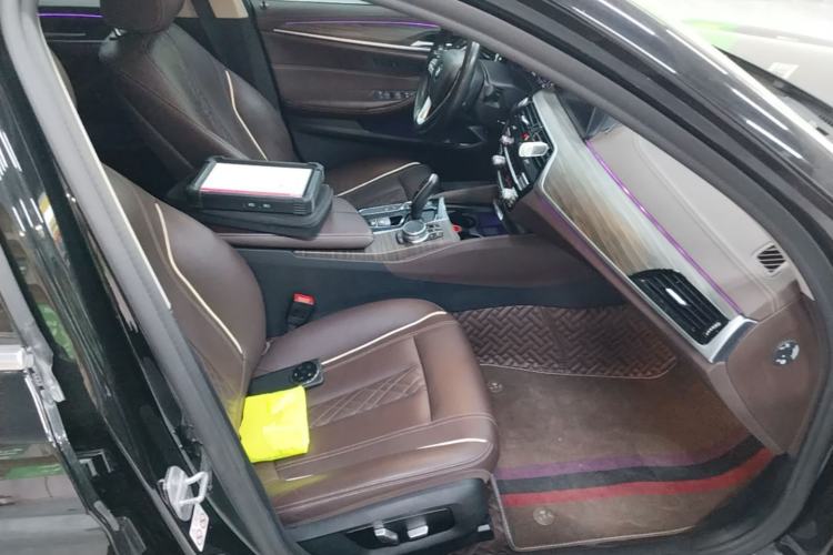 Used BMW 5 Series New Energy 2020 Mileage Upgrade Version 530Le Luxury Package Right Front Seat