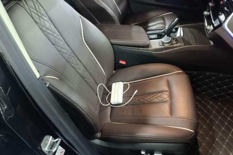 Used BMW 5 Series New Energy 2020 Mileage Upgrade Version 530Le Luxury Package Right Front Seat