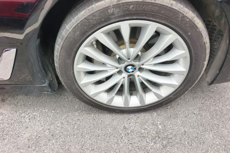 Used BMW 5 Series New Energy 2020 Mileage Upgrade Version 530Le Luxury Package Right Front Wheel Hub