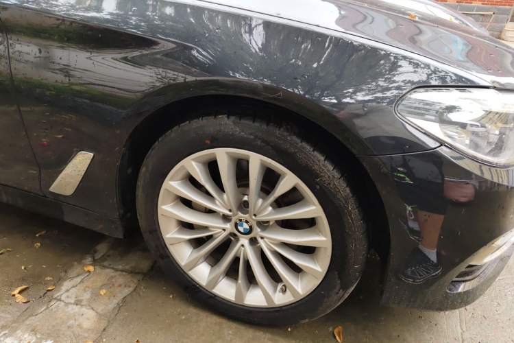 Used BMW 5 Series New Energy 2020 530Le Pioneer Edition Right Front Wheel Hub