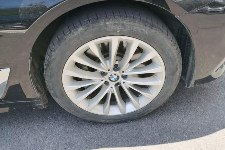 Used BMW 5 Series New Energy 2020 530Le Luxury Package Right Front Wheel Hub