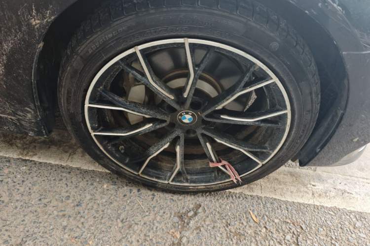 Used BMW 5 Series New Energy 2020 Mileage Upgrade Version 530Le Pioneer Edition Right Front Wheel Hub