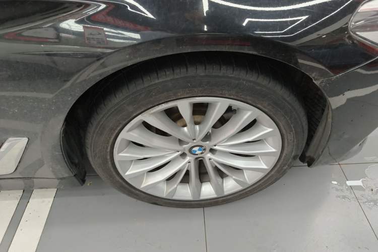 Used BMW 5 Series New Energy 2020 530Le Luxury Package Right Front Wheel Hub