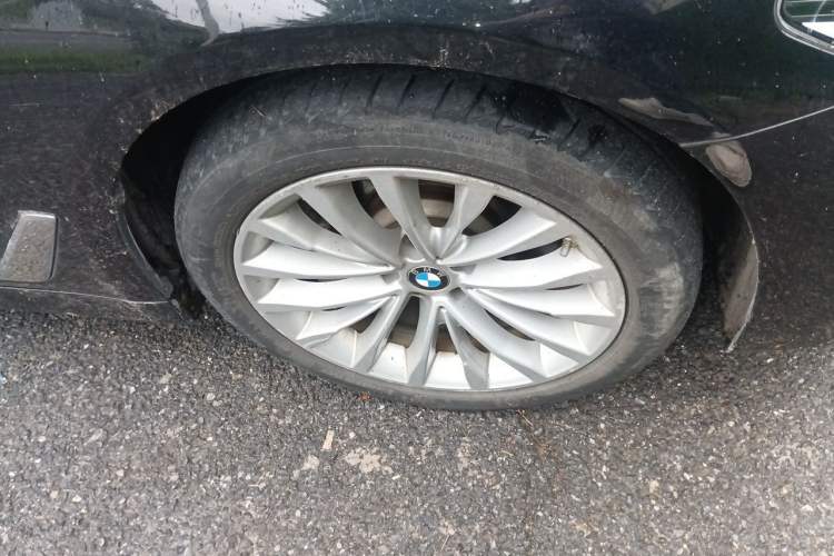 Used BMW 5 Series New Energy 2020 530Le Luxury Package Right Front Wheel Hub
