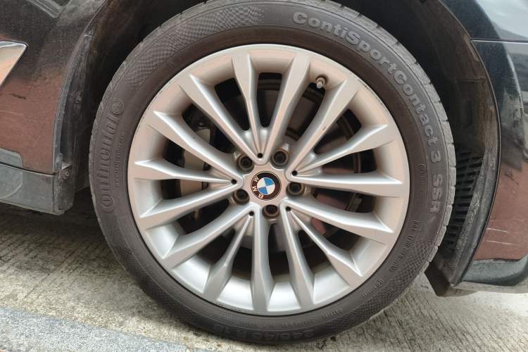 Used BMW 5 Series New Energy 2020 530Le Pioneer Edition Right Front Wheel Hub