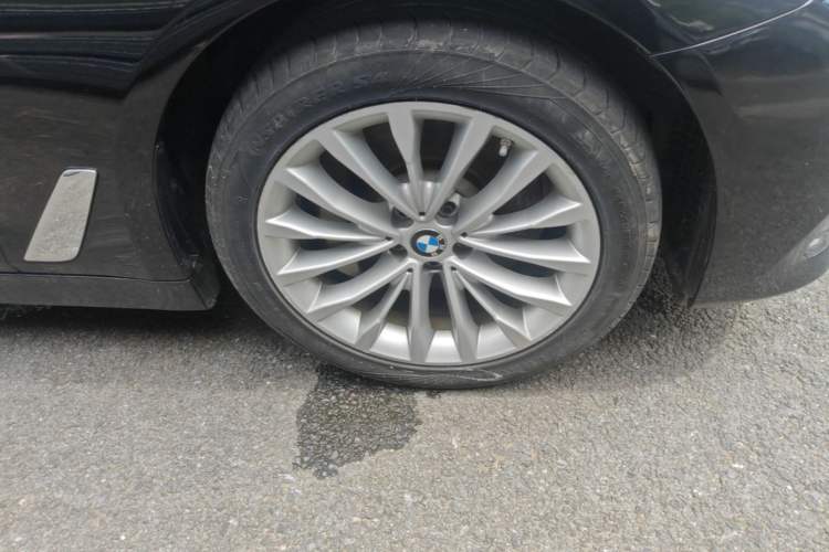 Used BMW 5 Series New Energy 2020 Mileage Upgrade Version 530Le Luxury Package Right Front Wheel Hub