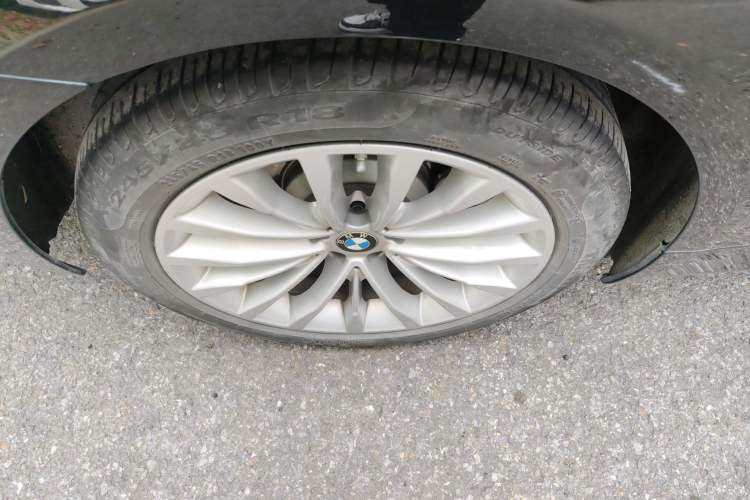 Used BMW 5 Series New Energy 2020 Mileage Upgrade Version 530Le Pioneer Edition Right Rear Wheel Hub