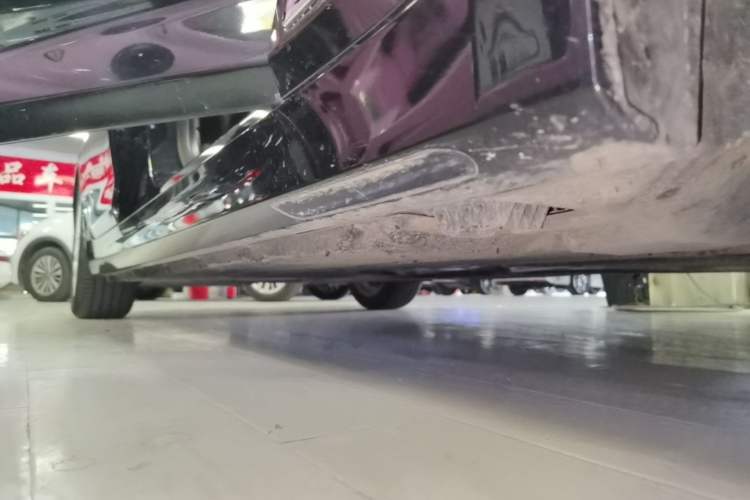 Used BMW 5 Series New Energy 2020 Mileage Upgrade Version 530Le Pioneer Edition Right Side Sill