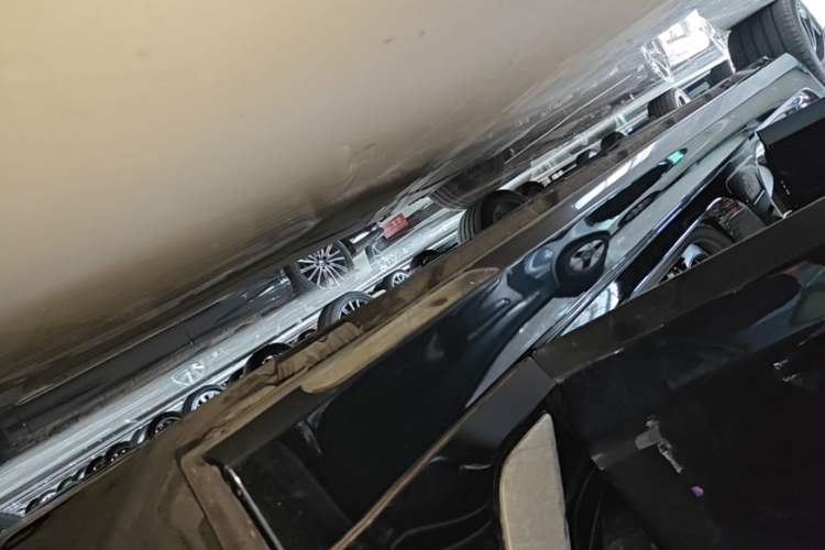 Used BMW 5 Series New Energy 2020 Mileage Upgrade Version 530Le Pioneer Edition Right Side Sill