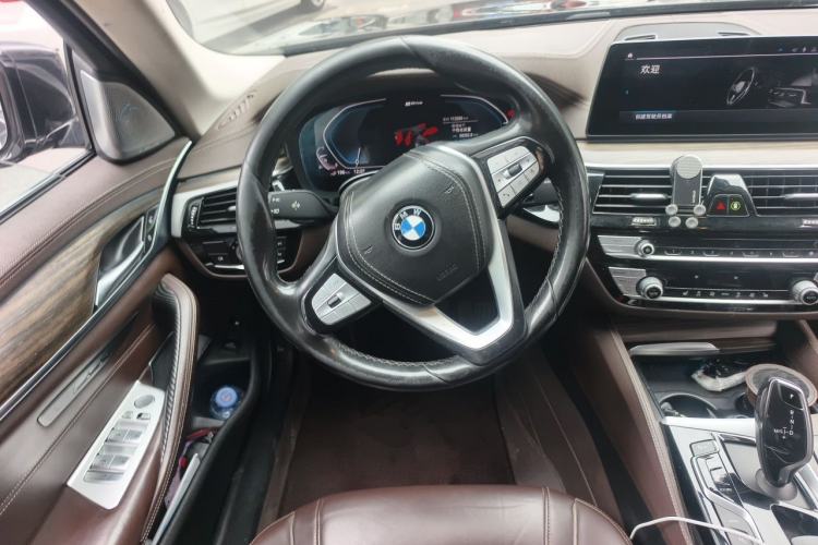 Used BMW 5 Series New Energy 2020 Mileage Upgrade Version 530Le Luxury Package Steering Wheel