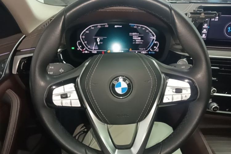 Used BMW 5 Series New Energy 2020 Mileage Upgrade Version 530Le Luxury Package Steering Wheel