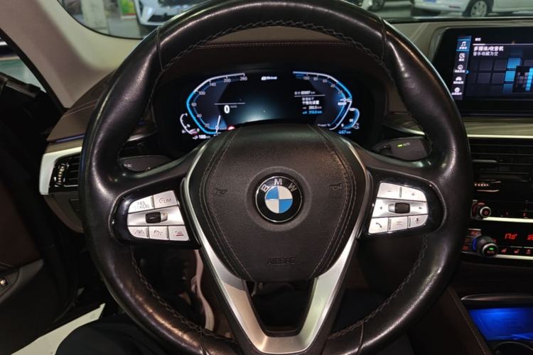 Used BMW 5 Series New Energy 2020 Mileage Upgrade Version 530Le Pioneer Edition Steering Wheel