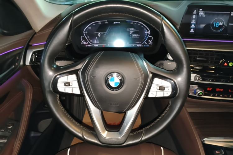 Used BMW 5 Series New Energy 2020 Mileage Upgrade Version 530Le Luxury Package Steering Wheel