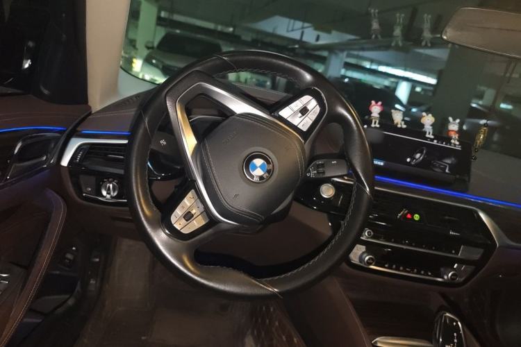 Used BMW 5 Series New Energy 2020 Mileage Upgrade Version 530Le Luxury Package Steering Wheel