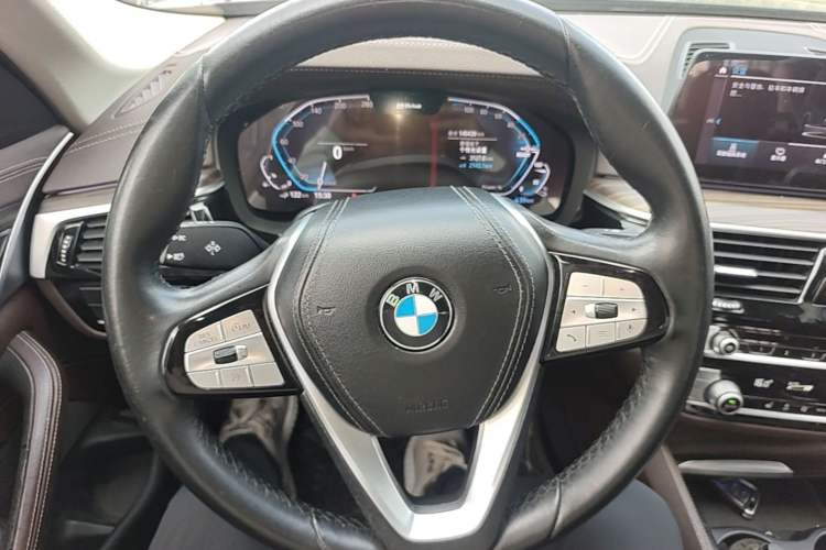 Used BMW 5 Series New Energy 2020 Mileage Upgrade Version 530Le Luxury Package Steering Wheel