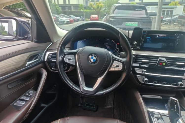 Used BMW 5 Series New Energy 2020 Mileage Upgrade Version 530Le Luxury Package Steering Wheel