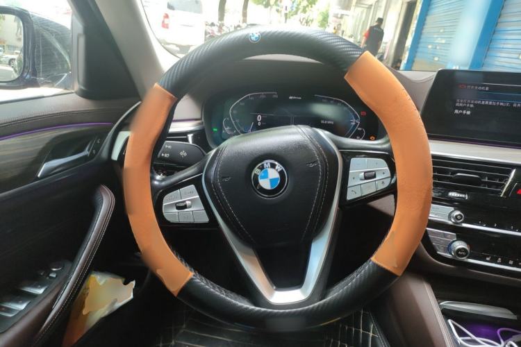Used BMW 5 Series New Energy 2020 Mileage Upgrade Version 530Le Luxury Package Steering Wheel