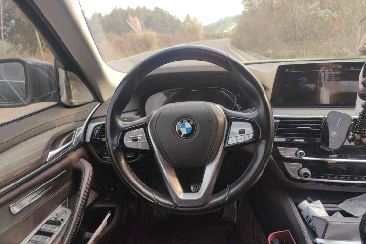 Used BMW 5 Series New Energy 2020 Mileage Upgrade Version 530Le Luxury Package Steering Wheel