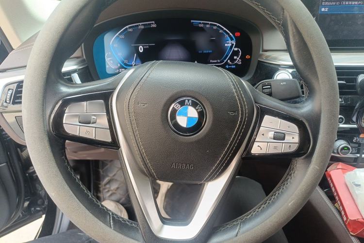 Used BMW 5 Series New Energy 2020 Mileage Upgrade Version 530Le Luxury Package Steering Wheel