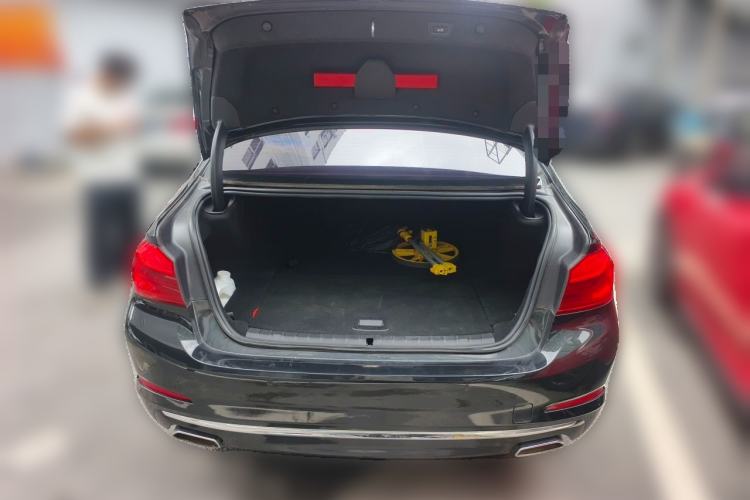 Used BMW 5 Series New Energy 2020 Mileage Upgrade Version 530Le Luxury Package Trunk