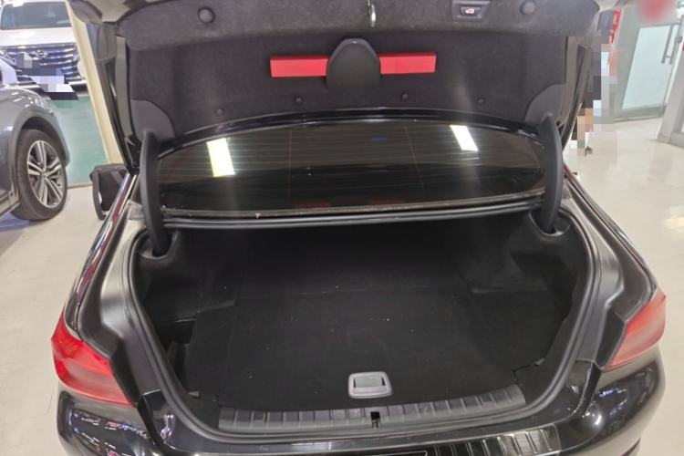 Used BMW 5 Series New Energy 2020 Mileage Upgrade Version 530Le Pioneer Edition Trunk